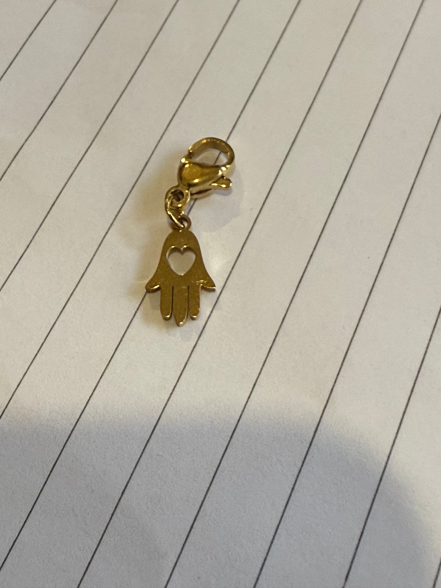 Charms con broche