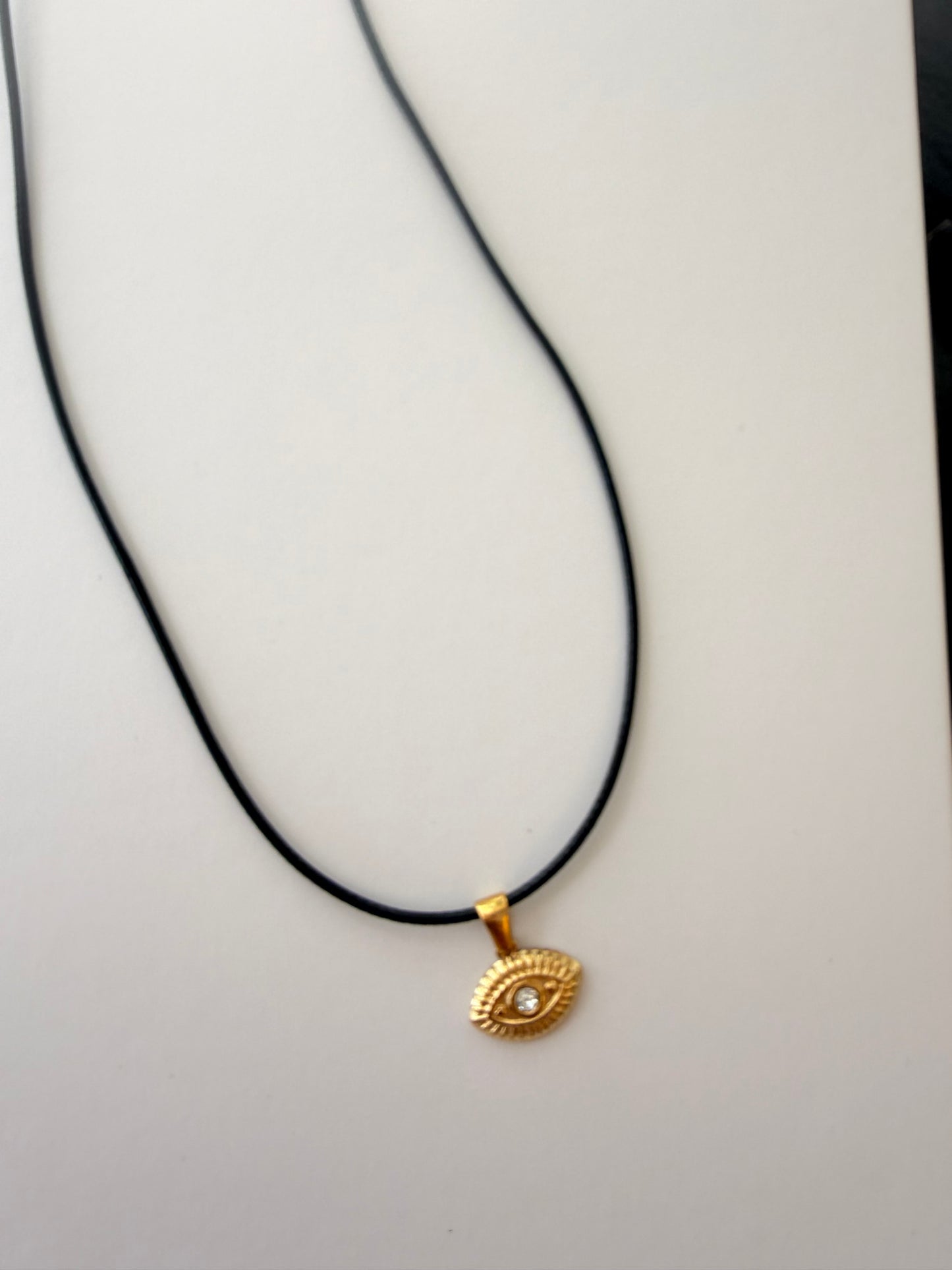 Collar ojo .
