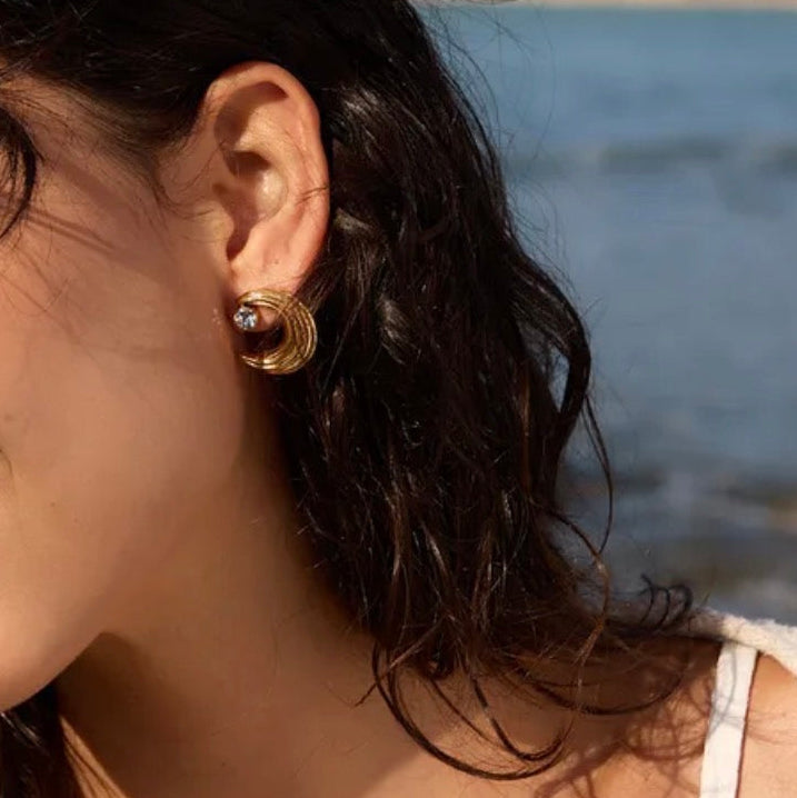 Aretes Latina