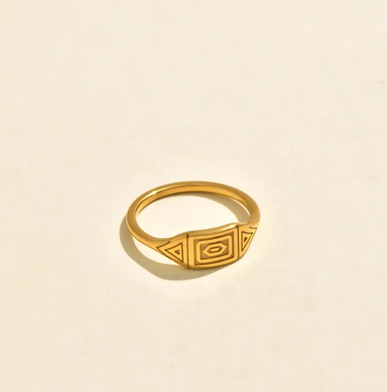 Nubia ring